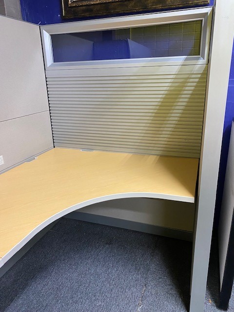 66″H Answer station