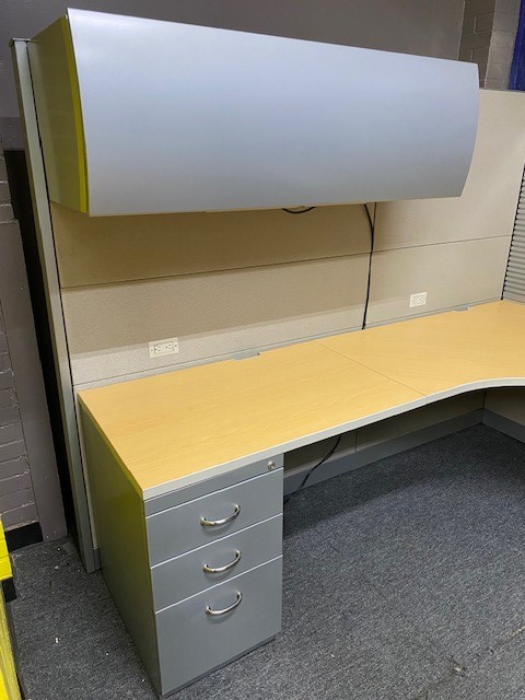 66″H Answer station