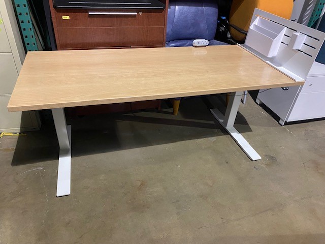 68″ x 28 3/4″ Sit/Stand Desk