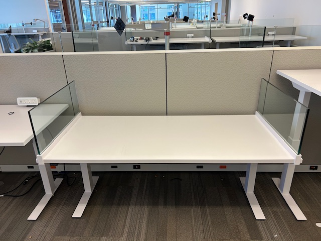 69″ x 30″ sit/stand desk