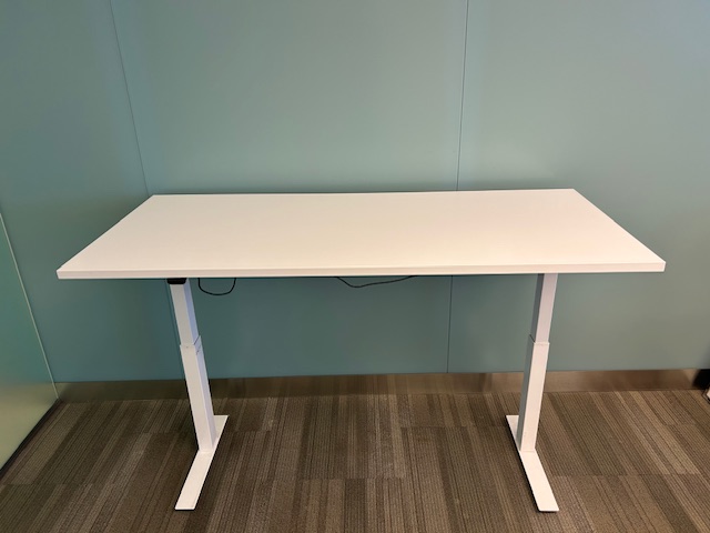 69″ x 30″ sit/stand desk