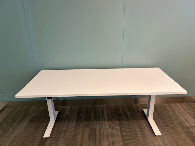 69″ x 30″ sit/stand desk