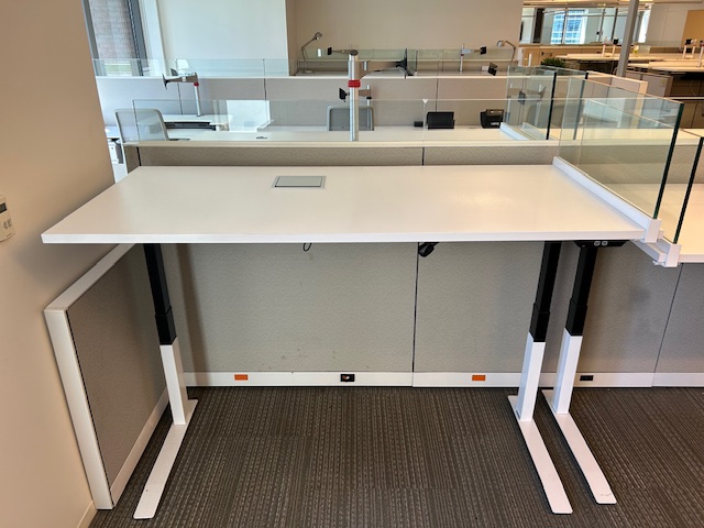 69″ x 30″ sit/stand with power