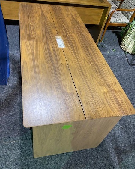69”L x 52”W JSI Expandable Table