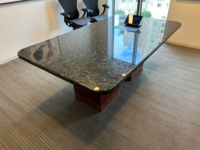7′ x 4′ marble table w/power