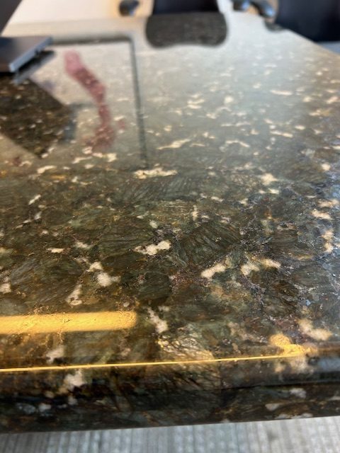 7′ x 4′ marble table w/power