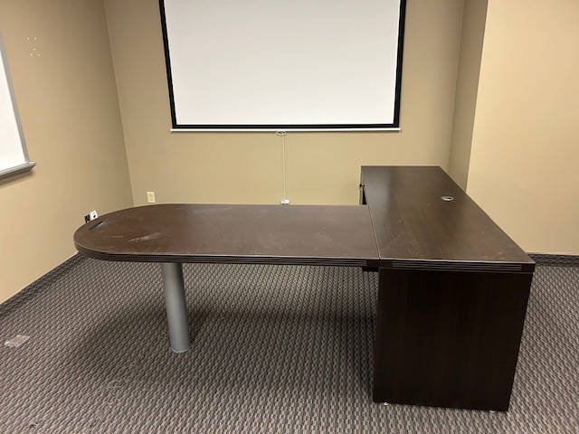 7’ x 6’ Bullet top Desk