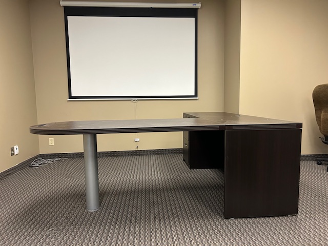 7’ x 6’ Bullet top Desk