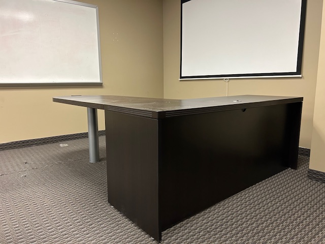 7’ x 6’ Bullet top Desk