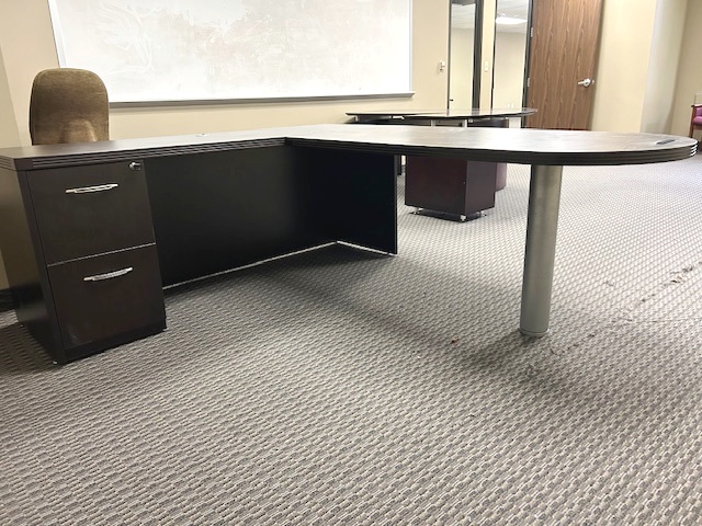 7’ x 6’ Bullet top Desk