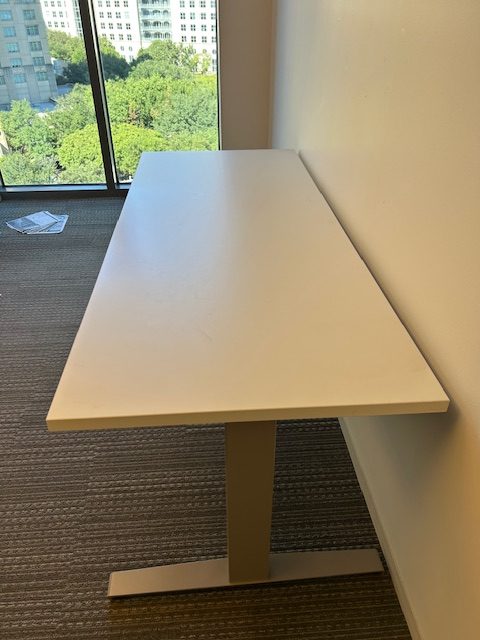 70″ x 29″ sit/stand desk