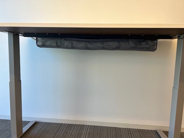 70″ x 29″ sit/stand desk