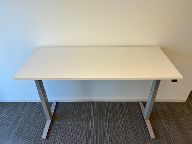 70″ x 29″ sit/stand desk