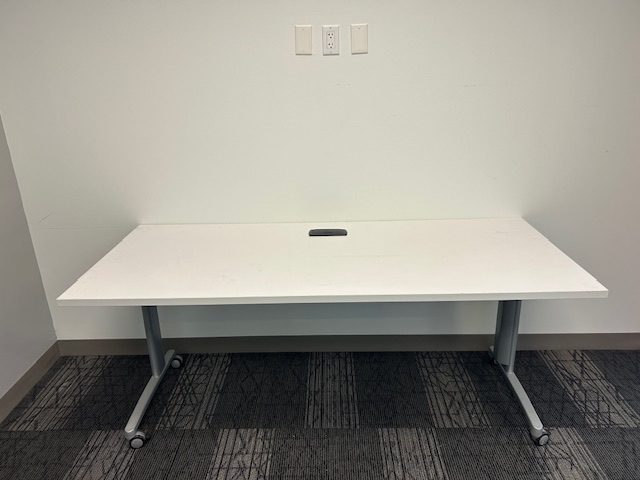 72” x 30” nesting table w/power