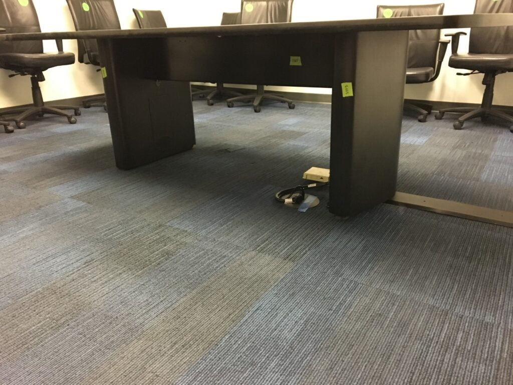 8′ x 4′ Table with power