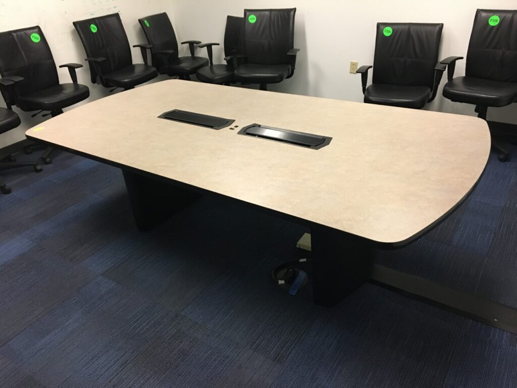8′ x 4′ Table with power