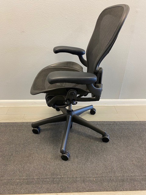 Aeron Chair – Size B