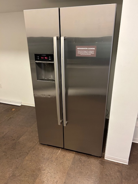 Bosch refrigerator with icemaker