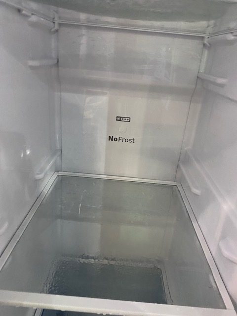 Bosch refrigerator with icemaker