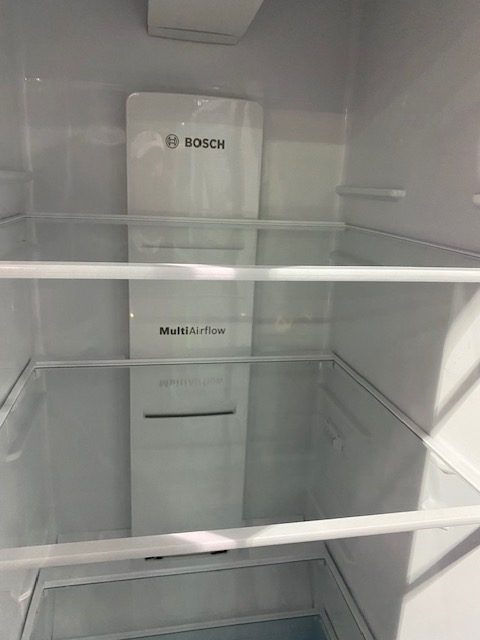 Bosch refrigerator with icemaker