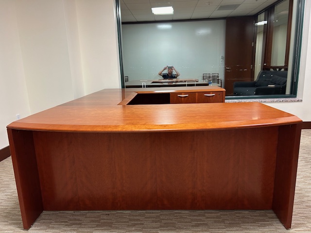 Bowed front U shape desk