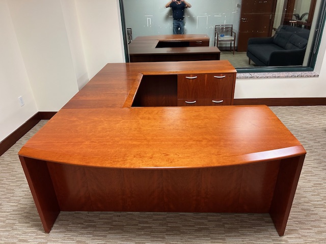 Bowed front U shape desk