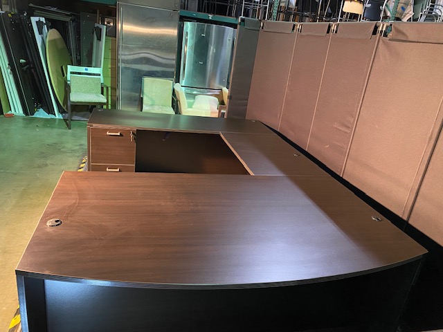 Bowed front U shape desk