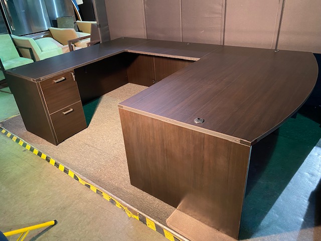 Bowed front U shape desk