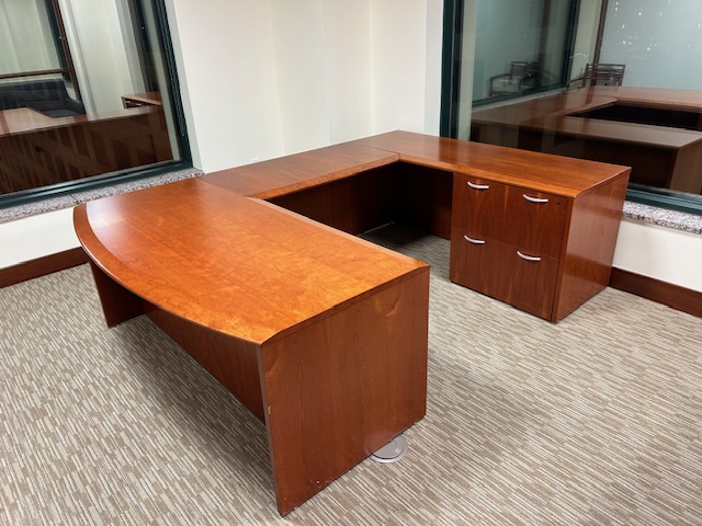 Bowed front U shape desk