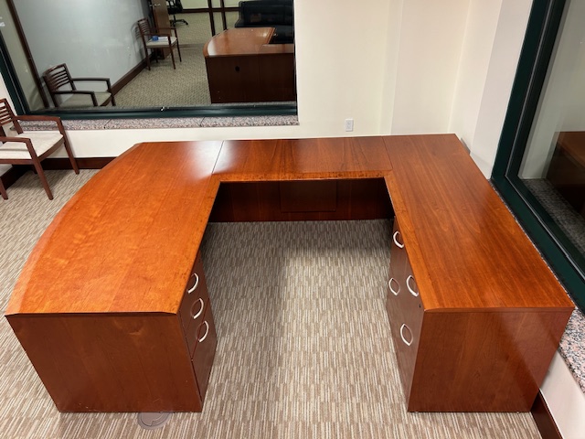 Bowed front U shape desk