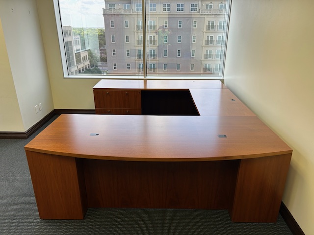 Bowed front U shape desk – Left hand