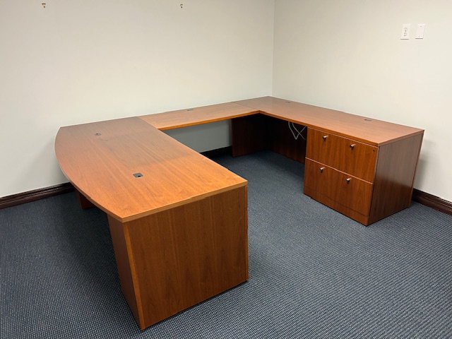 Bowed front U shape desk – Right hand