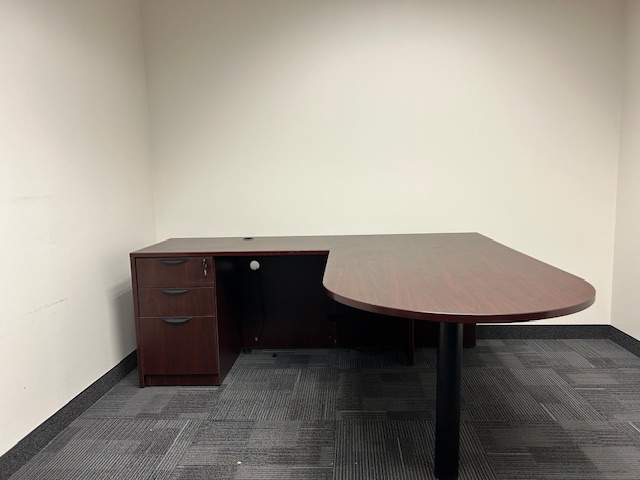 Bullet top L shape desk