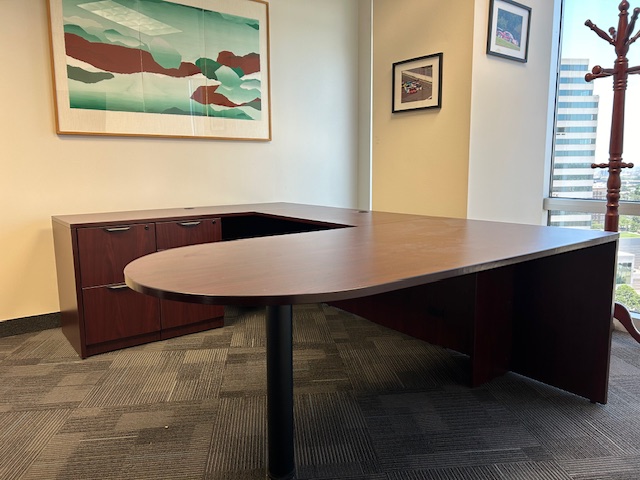 Bullet top U shape desk
