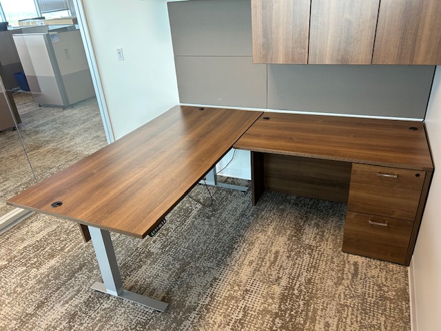 Cherry Man Sit/Stand L shape