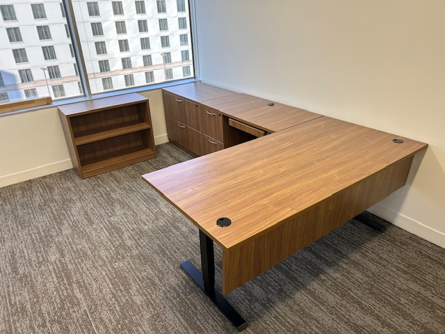 Friant sit/stand L shape