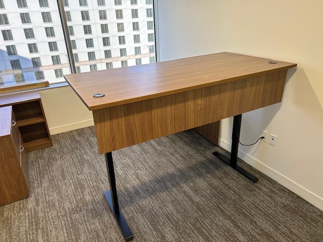 Friant sit/stand L shape