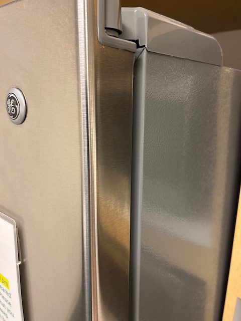 G.E. fridge w/ice & water dispenser