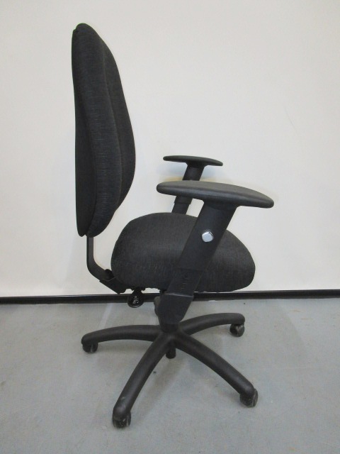 Global task chair