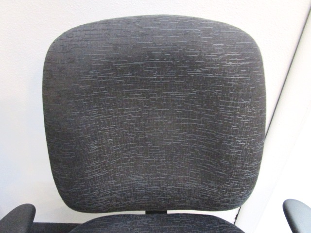 Global task chair