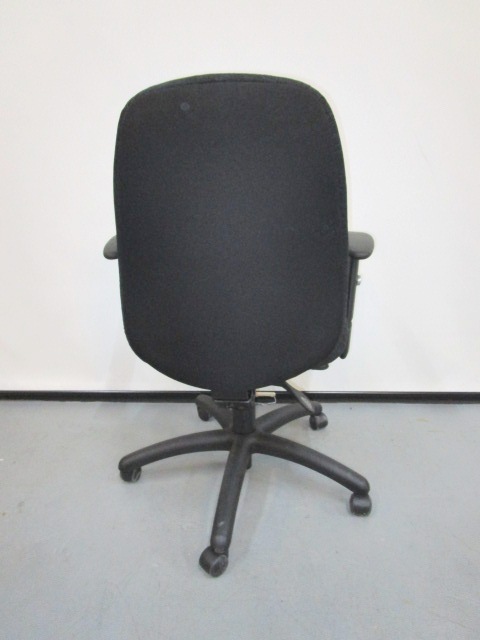 Global task chair