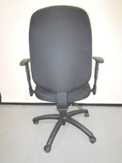 Global task chair