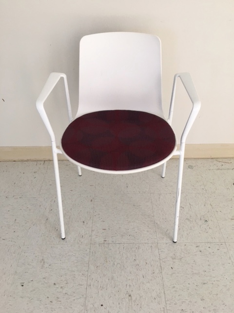 Guest chair w/arms