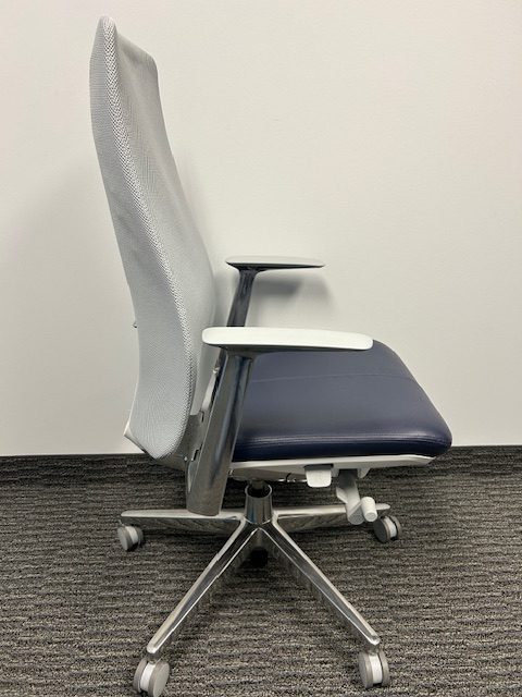 Haworth Fern chair w/fixed arms