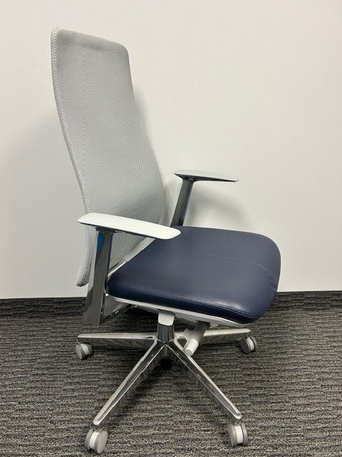Haworth Fern chair w/fixed arms