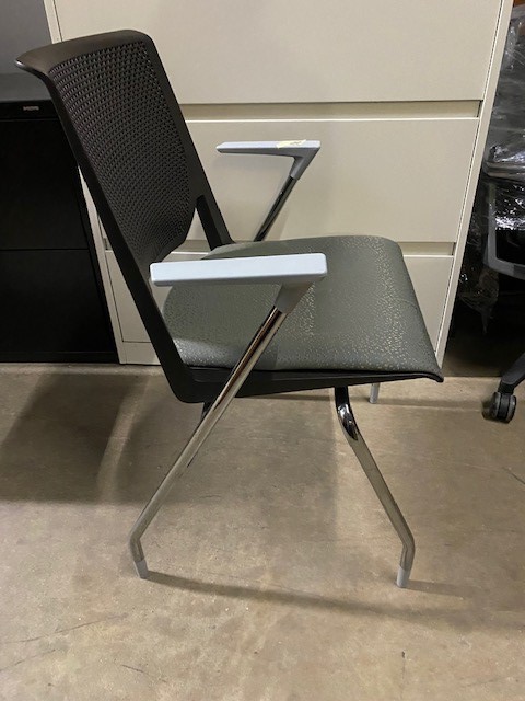Haworth Very side chair