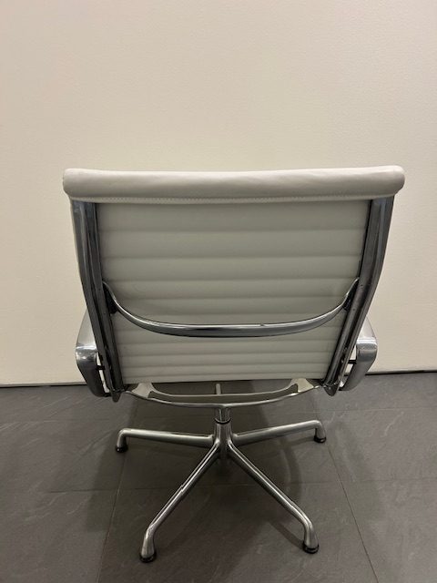 Herman Miller Eames lounge chair