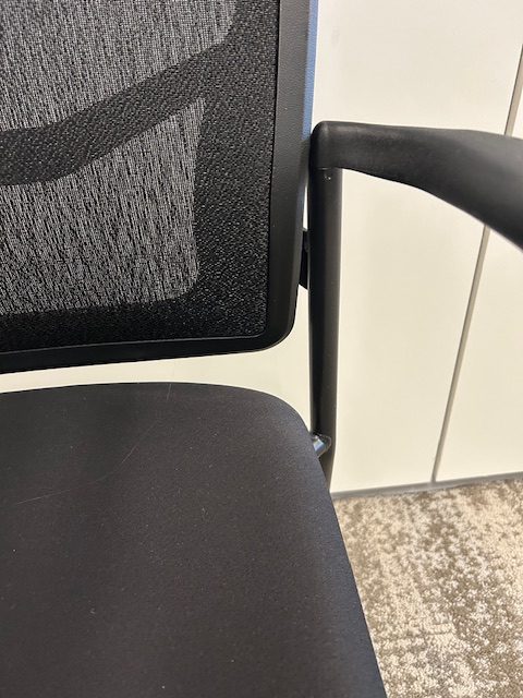 Hon mesh back side chair