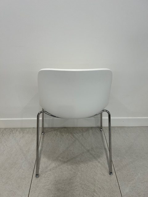 Jump break room chair