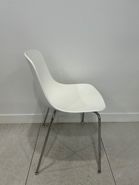 Jump break room chair